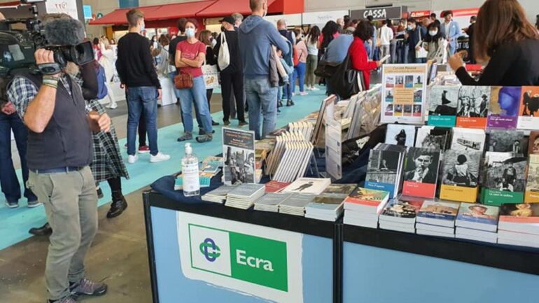 Lo stand di Ecra - Credito Cooperativo - all'edizione 2021 del Salone del Libro